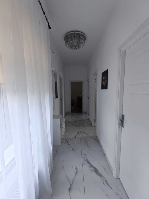 Inchiriez apartament
