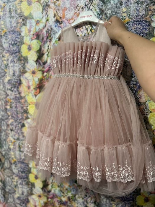 Продам детское платье (рост 110).