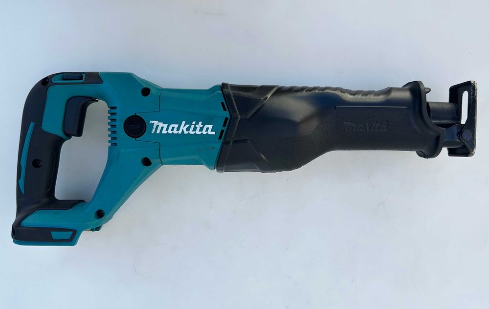 Makita DJR186 - Акумулаторен саблен трион 18V