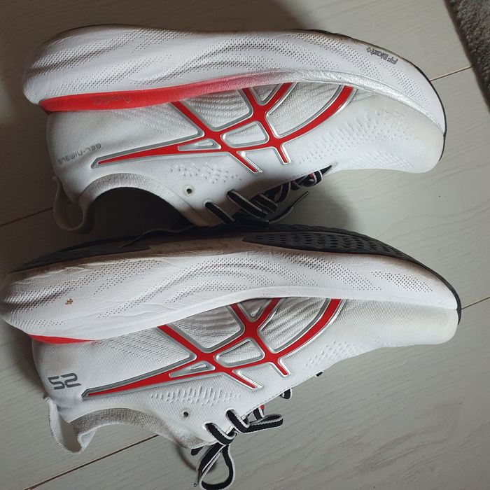 Adidasi  Asics Austria