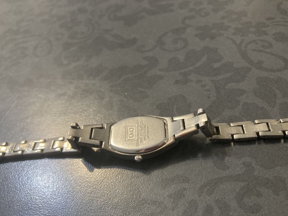 Дамски часовник Q&Q