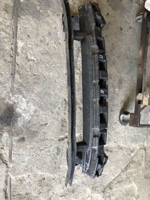 Основа предна броня греда Пасат б6 Passat b6 2009г