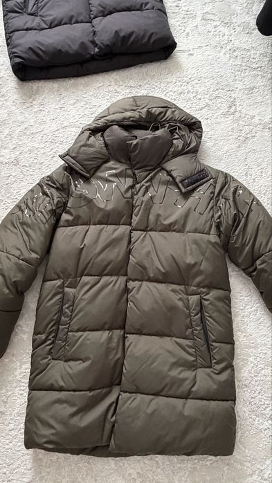 Продам зимние куртки