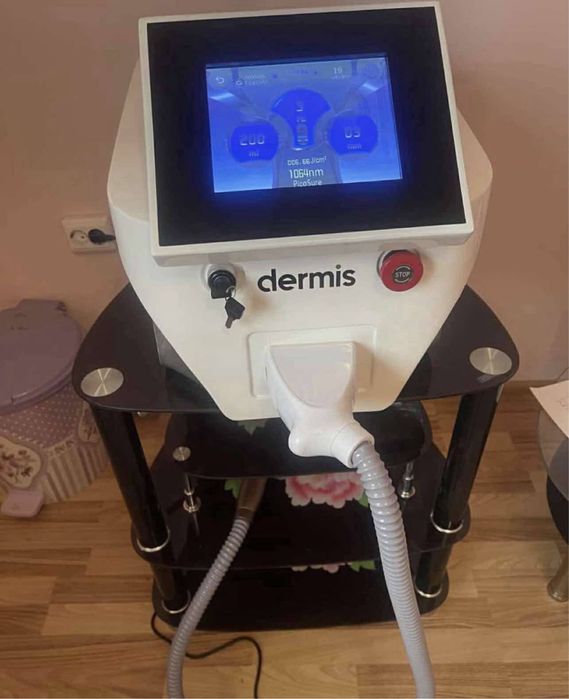 Laser pentru îndepărtarea petelor, tatuaje și pentru peeling cu carbon