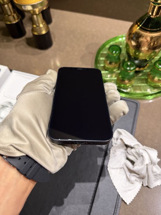 Apple iPhone 12 256GB Black – Отлично състояние / Пълен комплект