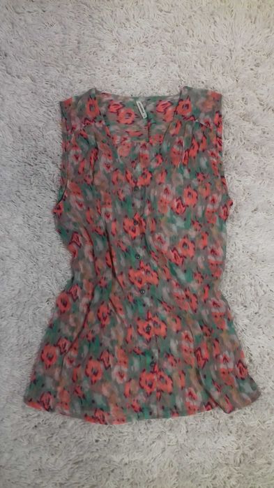 Блузки и ризки по 2лв.