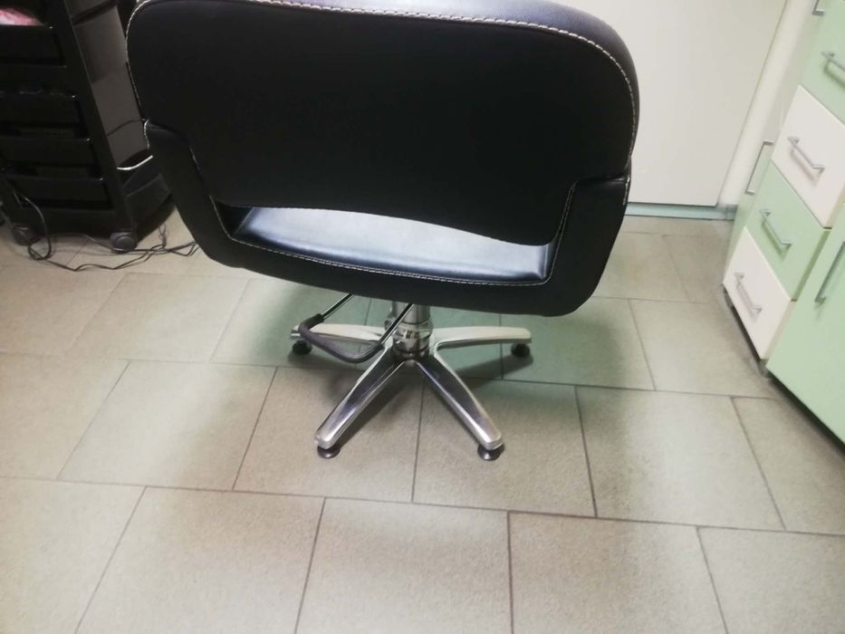 Фризьорски стол с амортисьор