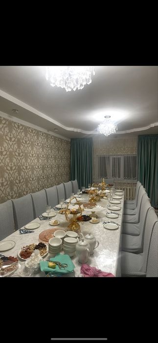 Продаётся большой стол со стульями