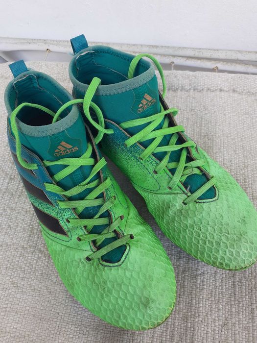 Детски бутонки Адидас