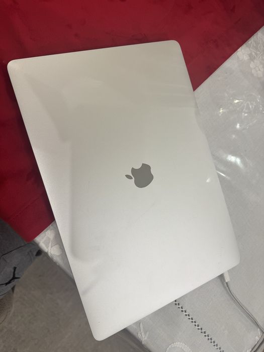 Macbook 18 pro и идеале