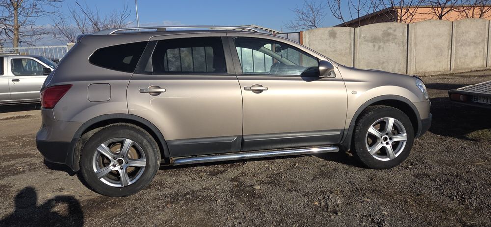 Nissan  Qashqai climatronic 4x4 7 locuri