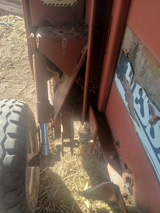 Vând presă balotat