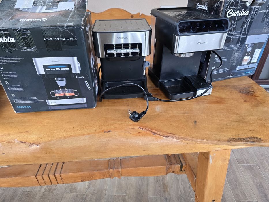 Vand 2 expresoare cafea cocotec funcționale pentru piese