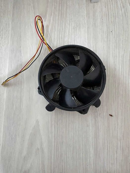 Продам кулер систему охлаждения