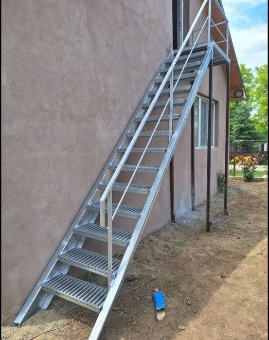Scări metalice galvanizate
