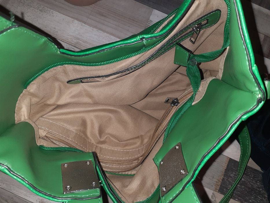 Дамска чанта в зелено