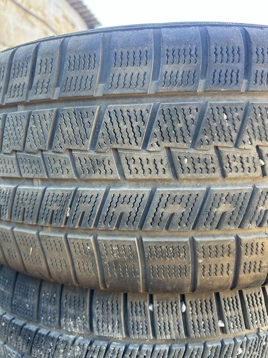 Продам резину 215/50 r17