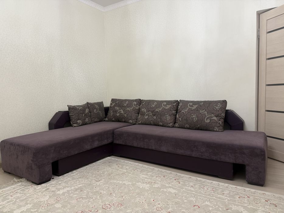 Продам угловой диван б/у в хорошем состоянии