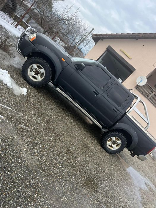 Vând Nissan Navara 2.5 diesel