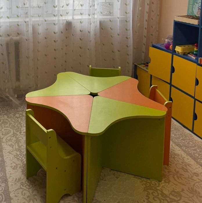 Продам детский стол