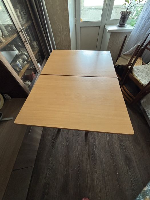 Продам стол кухонный раздвижной