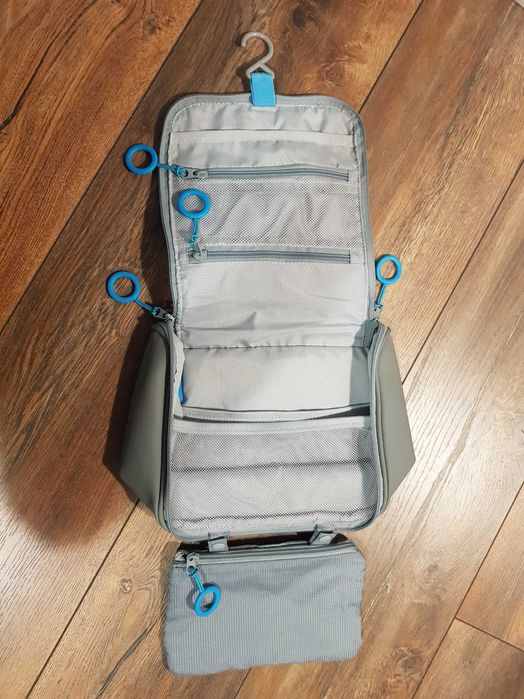 Geanta cosmetice / voiaj