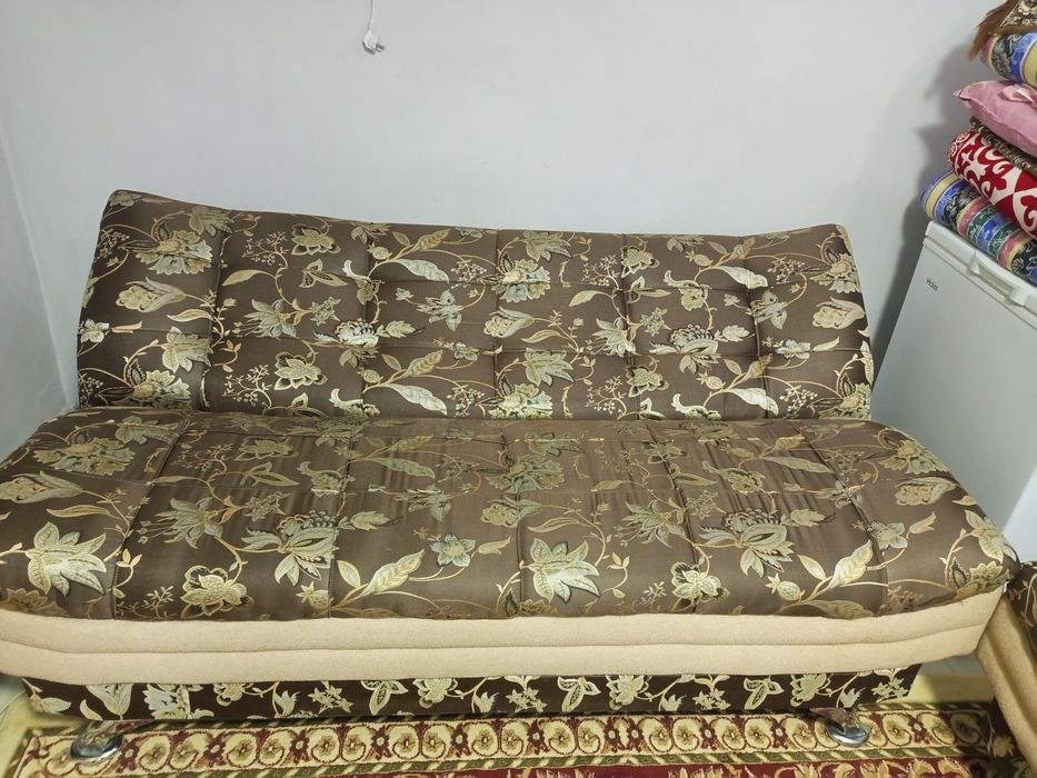 Продаю диван и кресла.