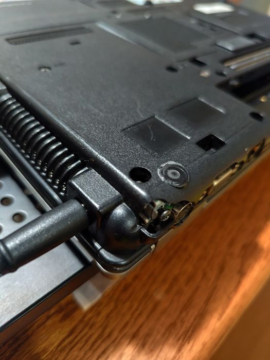 Vand/dezmembrez laptop HP Compaq 6530b