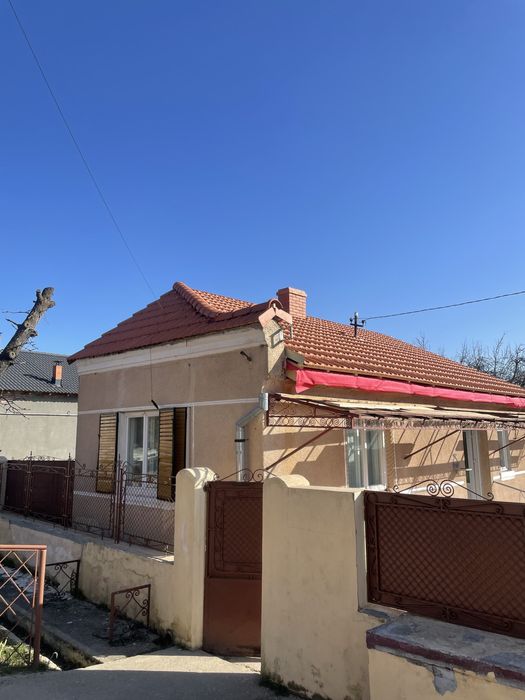 Renovări acoperișuri, montaj acoperișuri Dulgheria casa din lemn