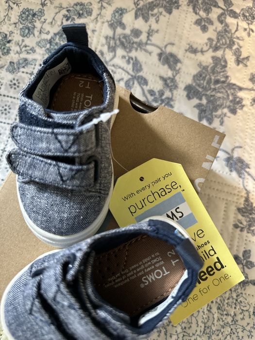 Бебешки обувки и буйки