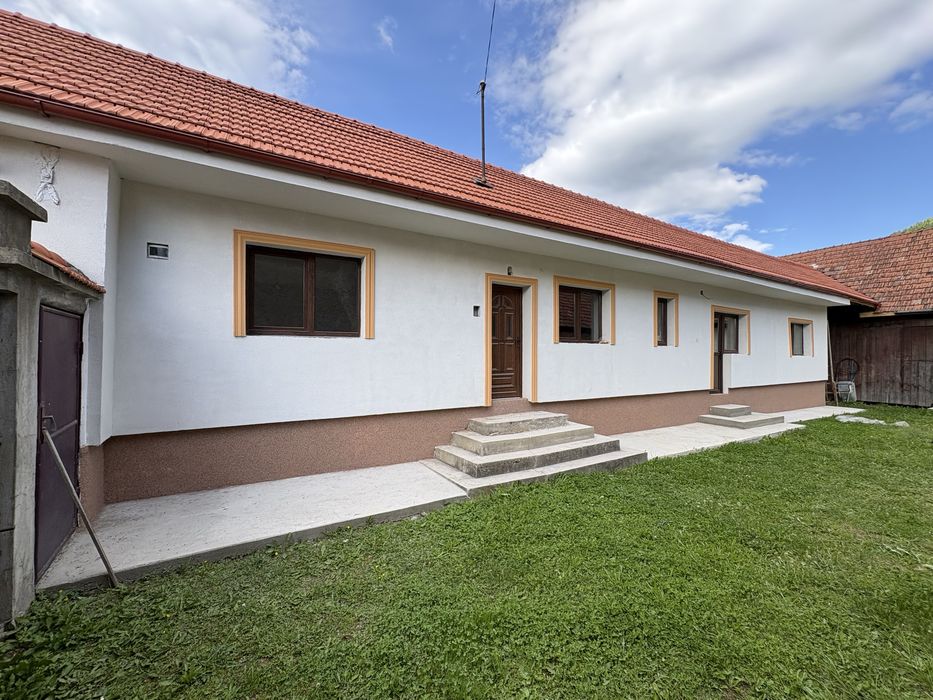 Casa sinca noua situata la DN 73 in centrul comunei
