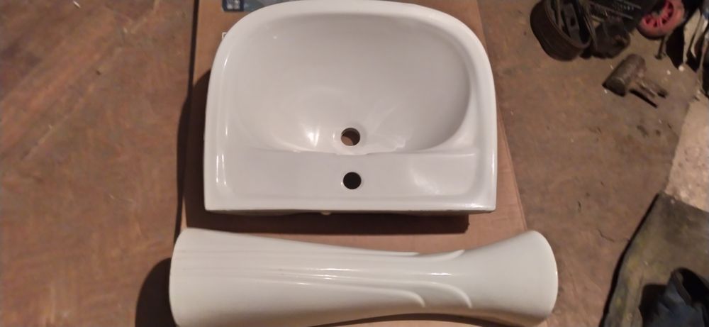 Раковина и ножка .