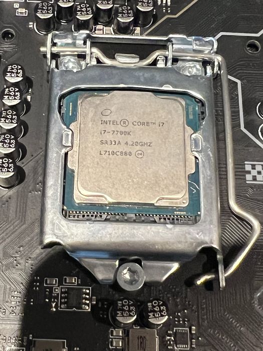 Msi Z270 + I7 7700k | gaming pro carbon дъно с intel i7 процесор