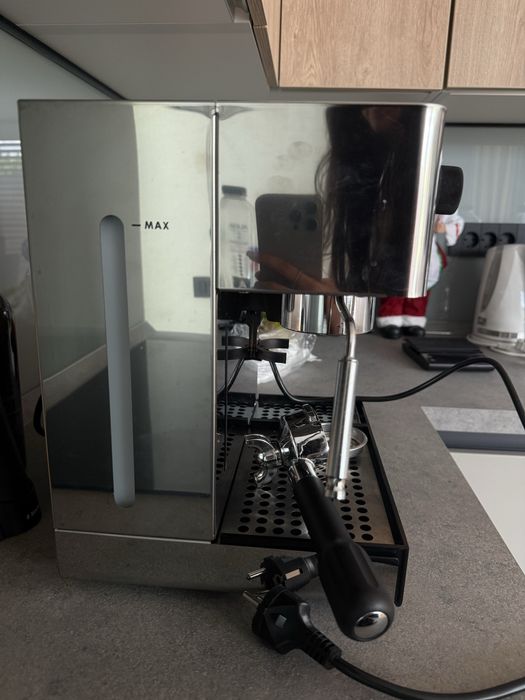 Espressor manual cu manometru si rasnita LELIT