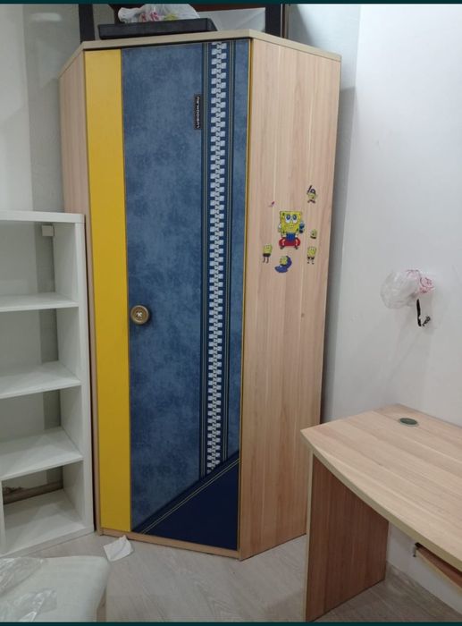 Шкаф угловой вещевой