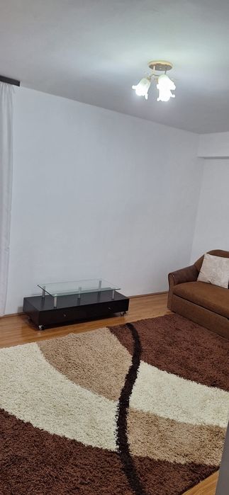 Apartament de închiriat cu două camere, confort 1. Apartament de află în cartierul Tudor ( Corina)