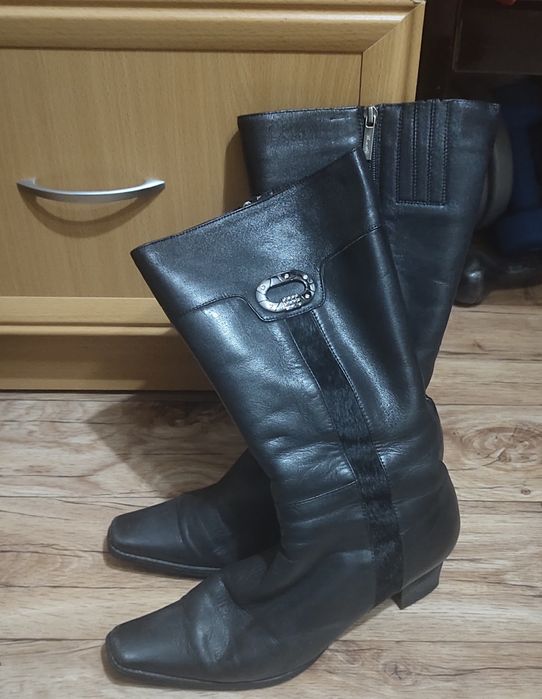 Продаю  зимние сапоги