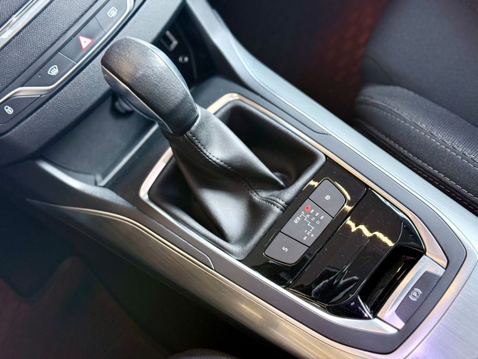 Peugeot 308 1.2i Auto 130hp 2016
