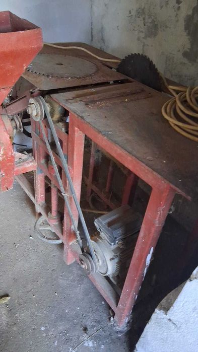 Vând abrig-circular si cu moară