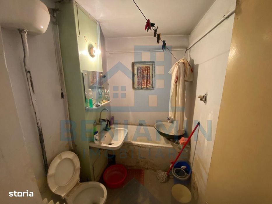 Apartament 2 camere semidecomandat spatios 56mp Rovine MOL
