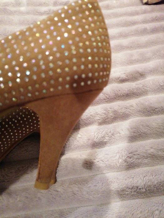 Pantofi cu pietricele