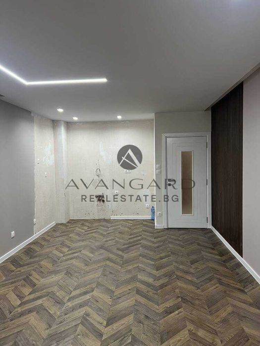 Продава се Двустаен апартамент в Пловдив, Христо Смирненски - 75 кв.м за 2027 €/кв.м - Снимка #2