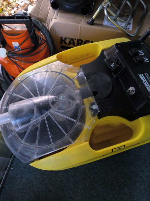 Karcher Puzzi 300s Професионална машина за пране на килими