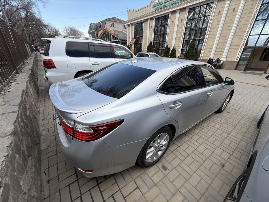 Lexus ES 300h Казахстанский учёт
