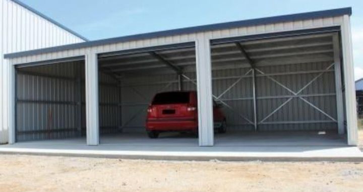 Garaje auto pe structura metalica învelite cu panouri Sandwich