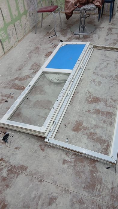 Пластиковый дверь