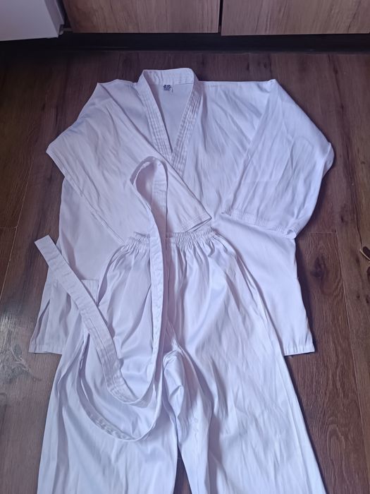 Продаю Кимоно для спорта