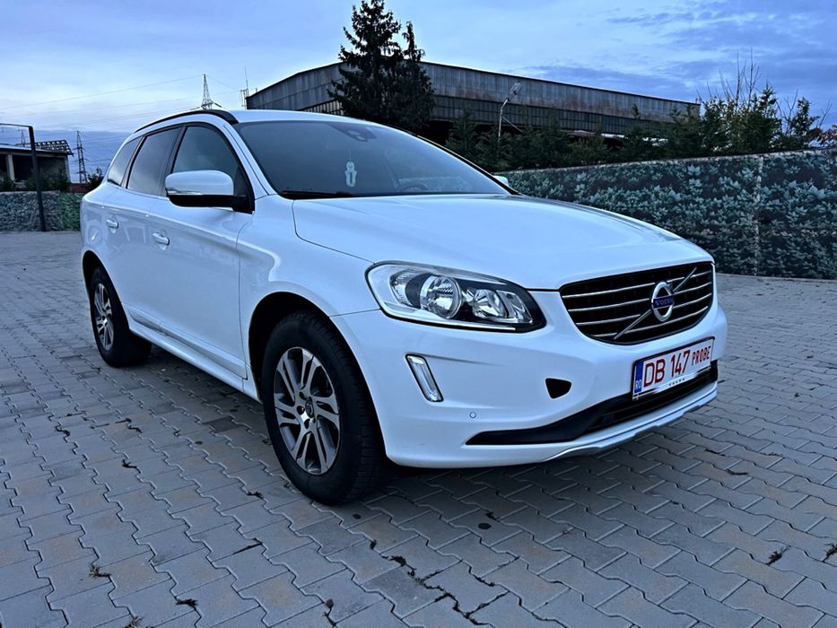 Volvo XC60 2.4 D4 AWD – 181 CP – R-Design – 2014 – Stare impecabilă