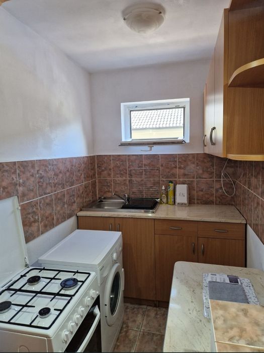 Închiriez garsoniera