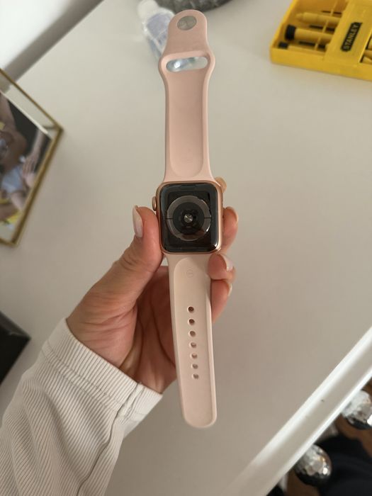 Часы Apple Watch Series 5